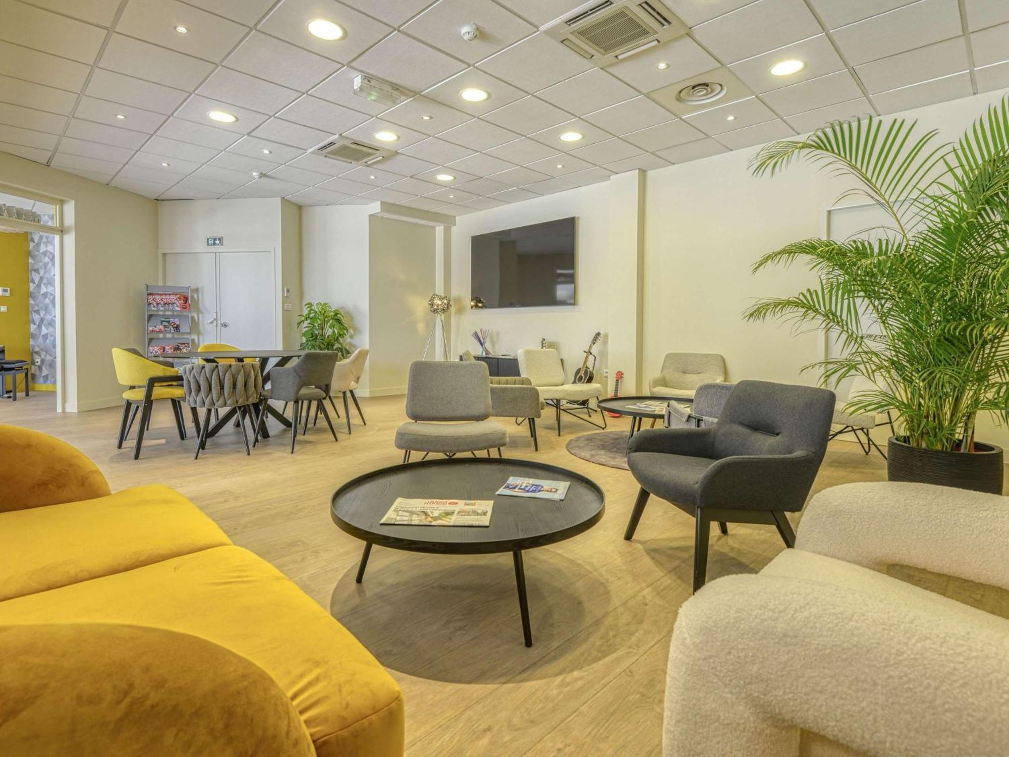 Ibis Cholet Hotel Exterior photo