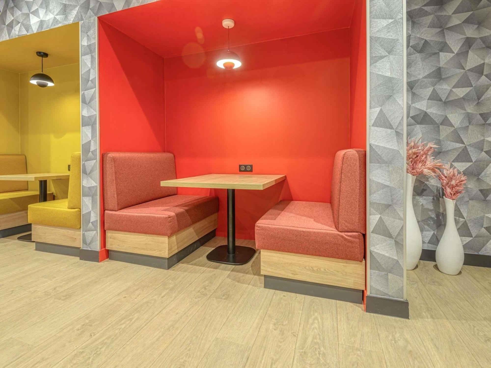 Ibis Cholet Hotel Exterior photo